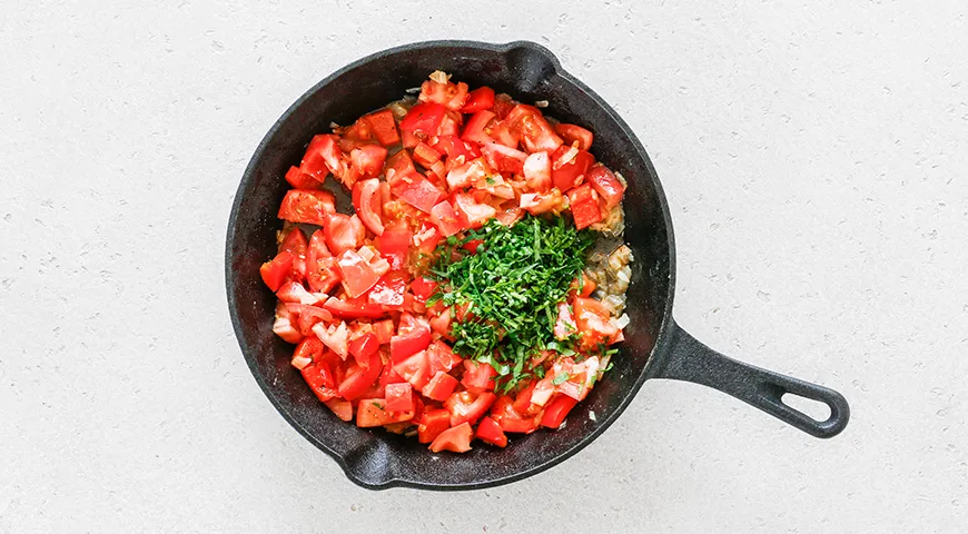 Turecká Shakshuka (smažená vejce s rajčaty), klasický recept