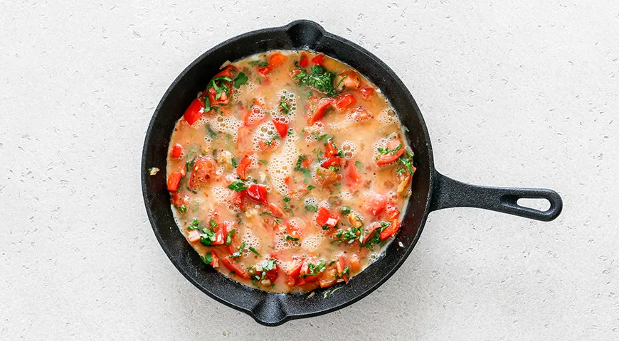 Turecká Shakshuka (smažená vejce s rajčaty), klasický recept