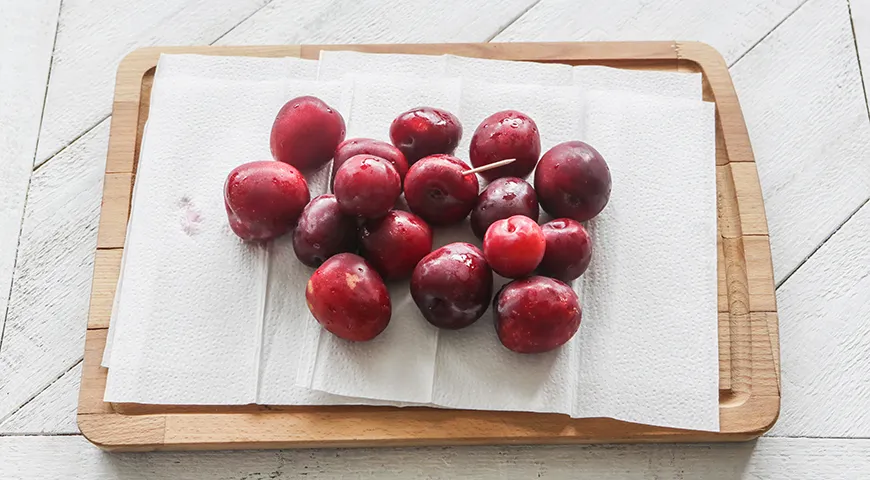 Kompot z třešňových švestek na zimu